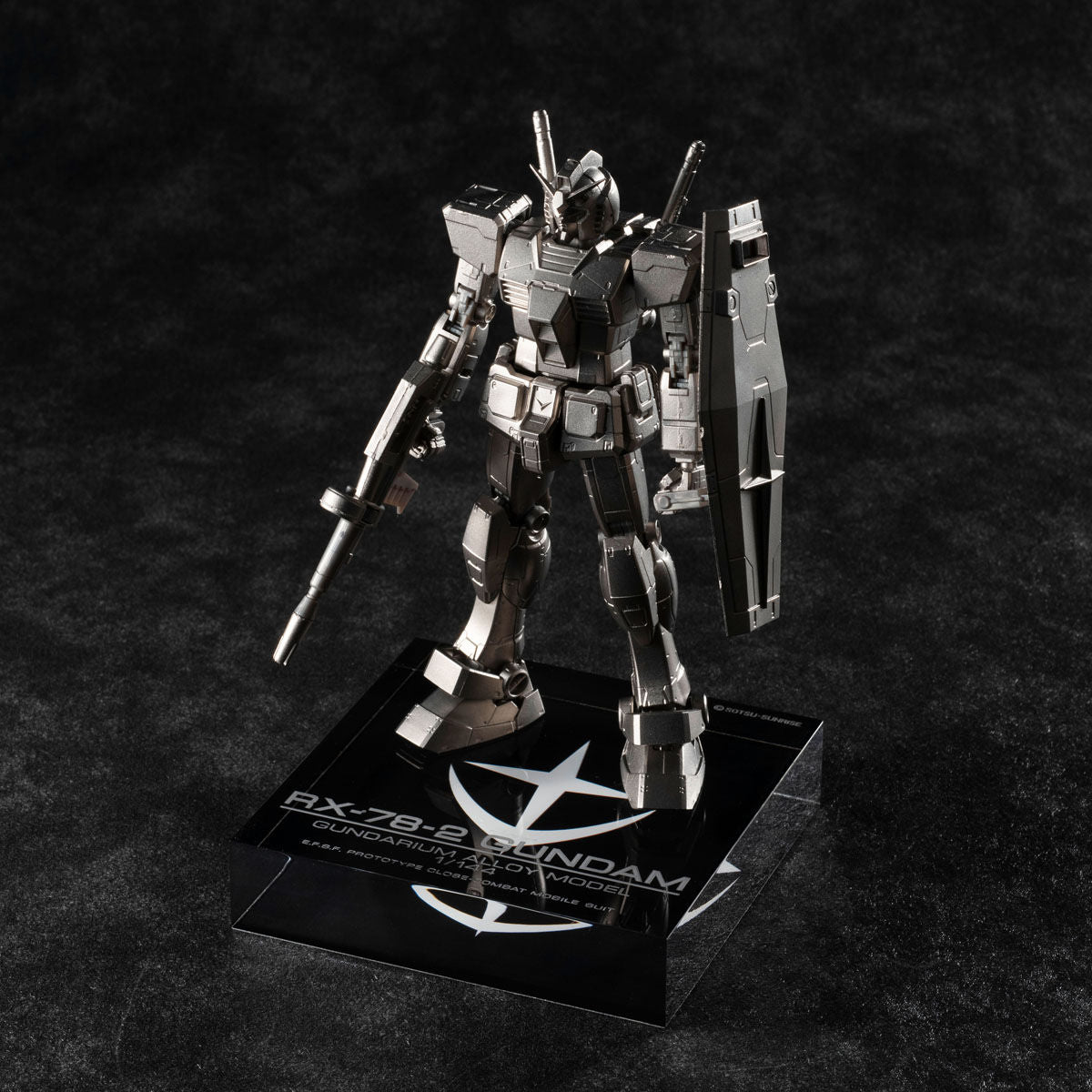 Gundarium Alloy Model 1/144 RX-78-2 Gundam