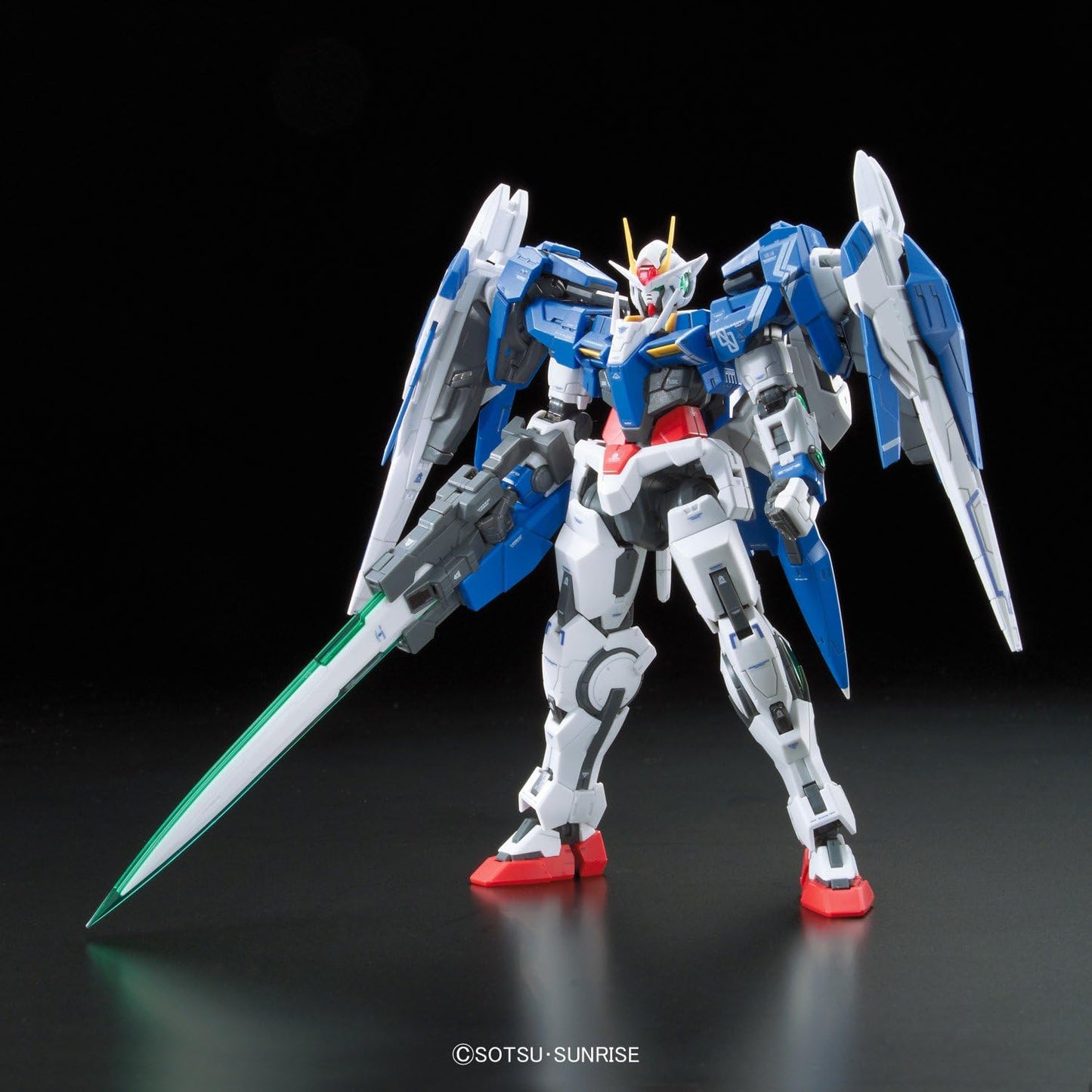 GN-0000 + GNR-010 00 Raiser (RG) (Gundam Model Kits)