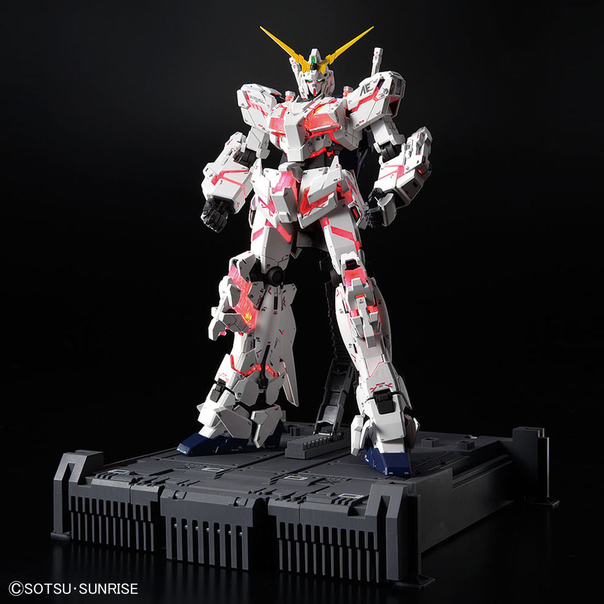MGEX 1/100 Gundam Base Limited Unicorn Gundam Ver.TWC