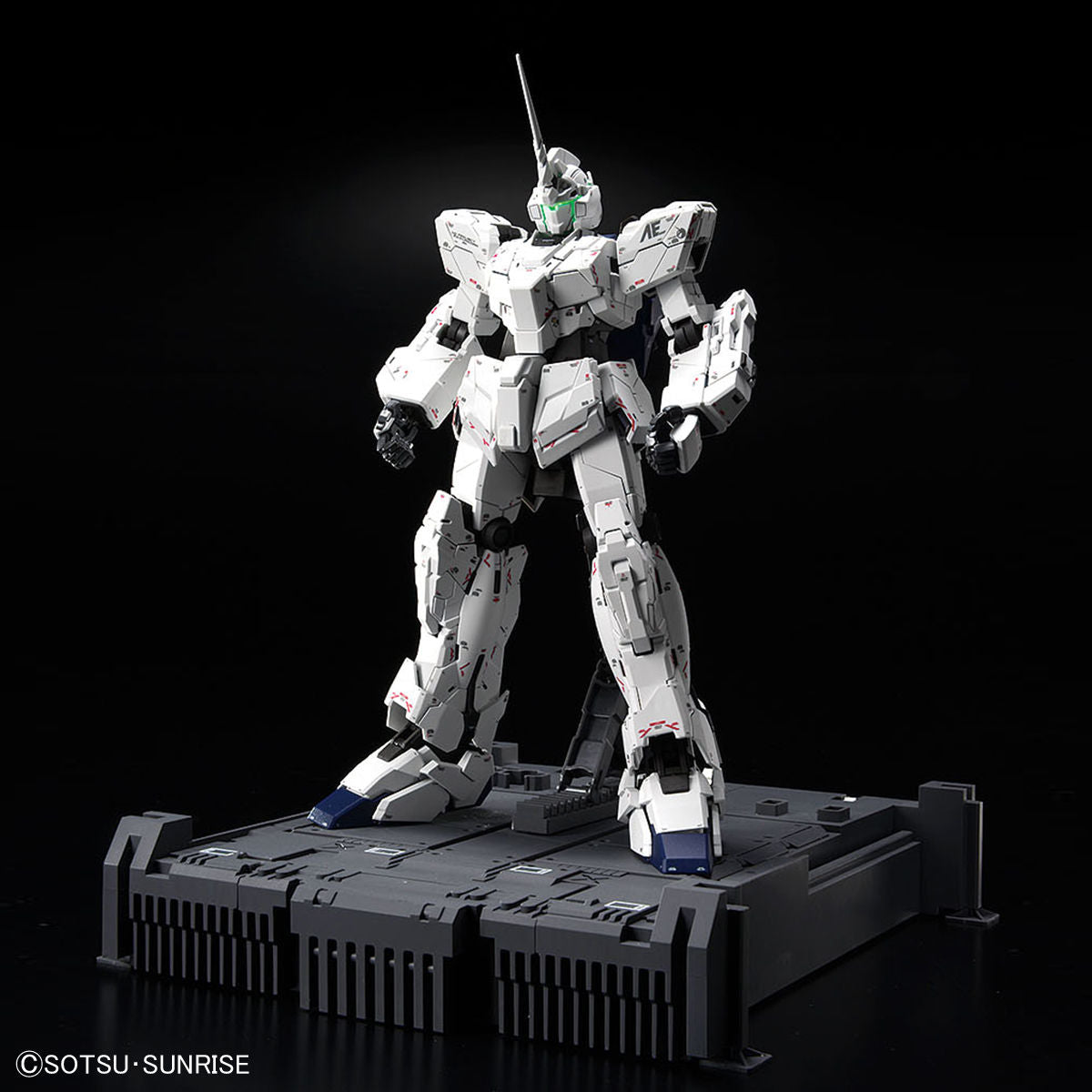 MGEX 1/100 Gundam Base Limited Unicorn Gundam Ver.TWC