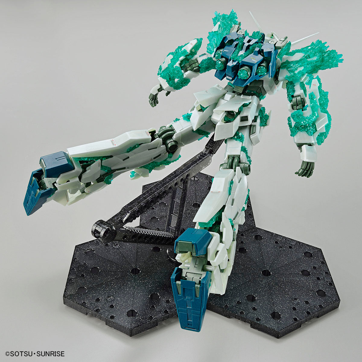 Gundam base limited item MG 1/100 Gundam Base Limited Unicorn Gundam (Crystal of Light)