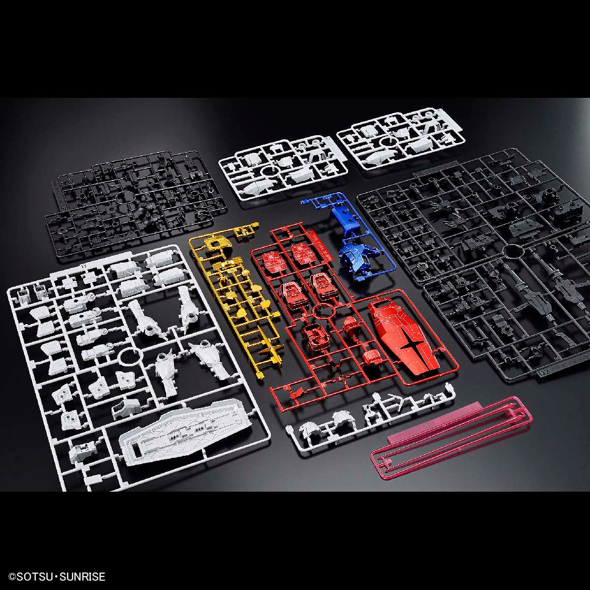 1/100 RX-78F00 Gundam Titanium Finish - Gunpla - 1/100 by Bandai Spirits
