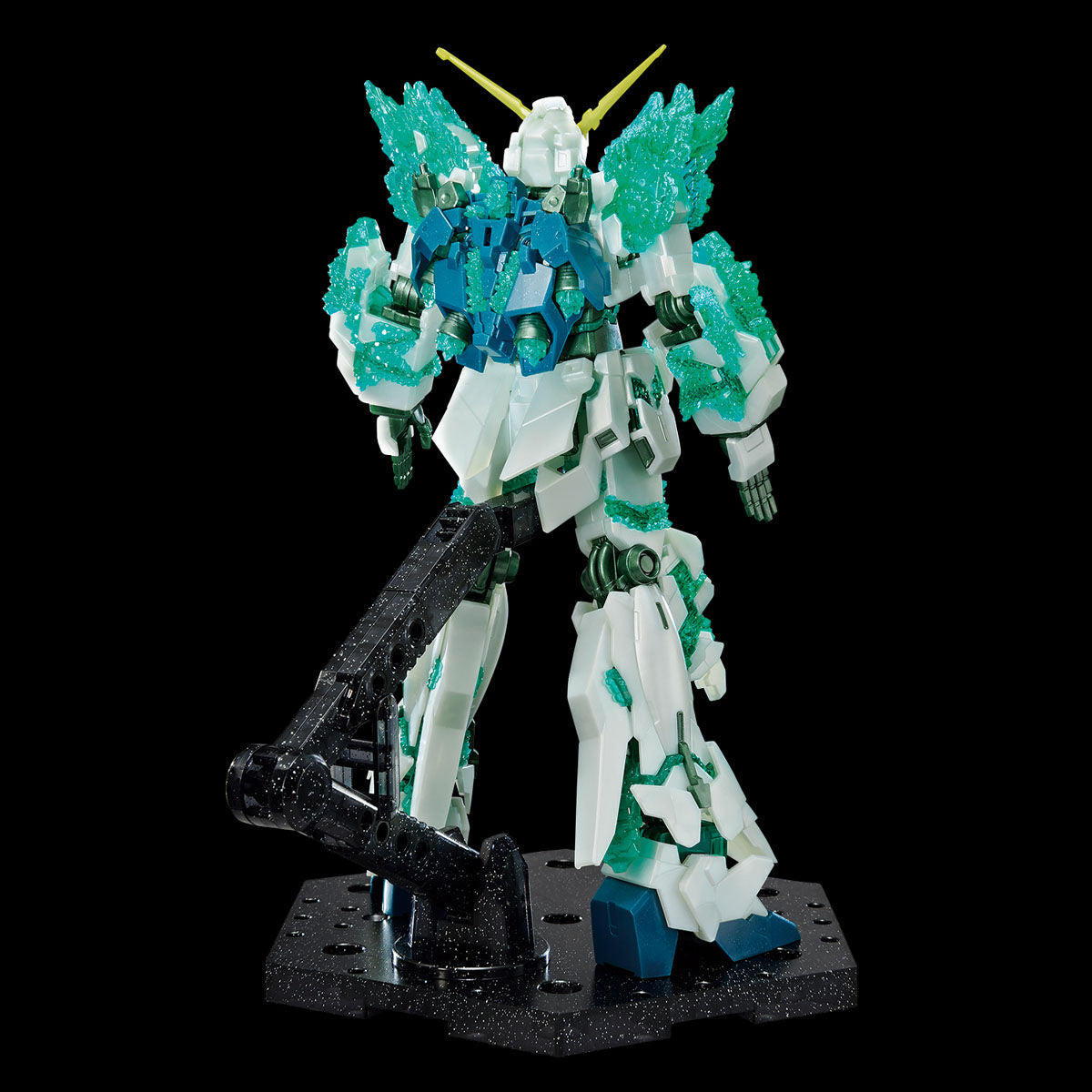 HG 1/144 Gundam Base Limited Unicorn Gundam (luminous Crystal body)