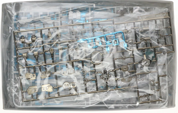 HG 1/144 00 Raiser ANA Original Color Ver. ANA Limited - Gunpla - High Grade by Bandai Spirits