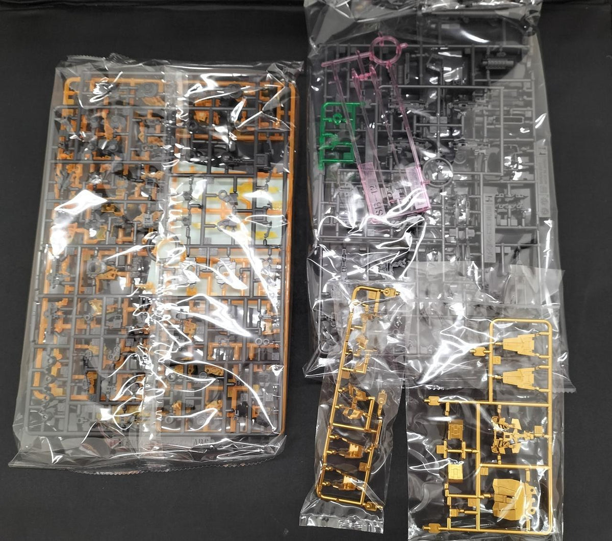 RG 1/144 Unicorn Gundam Gundam Base Limited Gold Coating