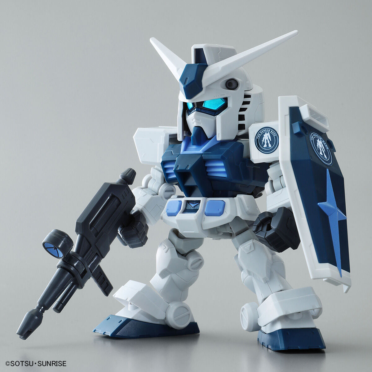 sd gundam cross silhouette gundam base limited rx-78-2 gundam (cross silhouette frame ver.) [gundam base color]