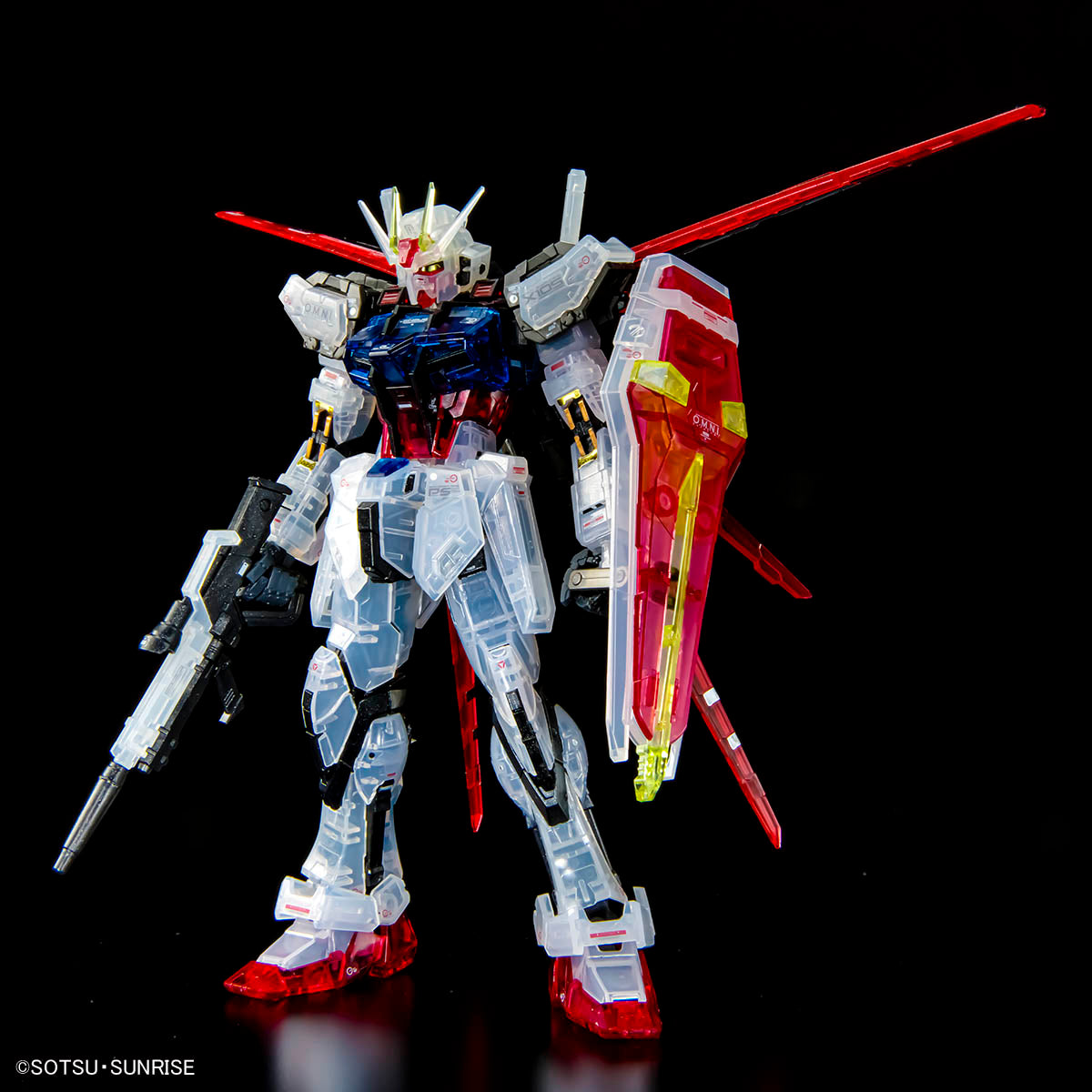 RG 1/144 Gundam Base Limited Yale Strike Gundam & Skygrasper Launcher / Sword Pack Set [Clear Color]