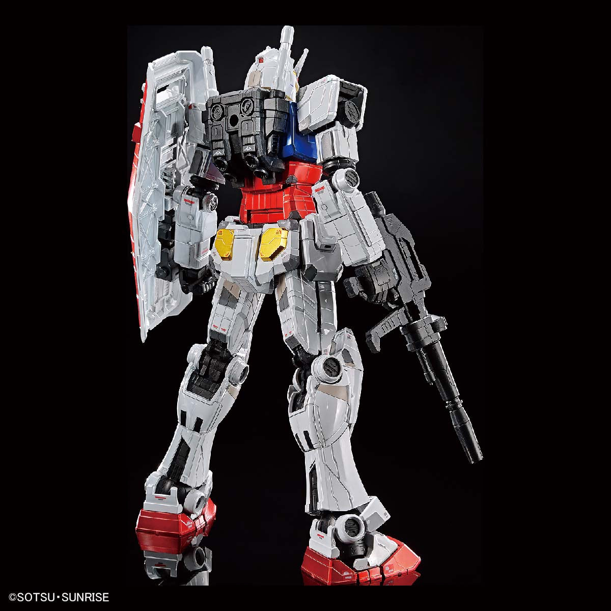 新品未使用　RX-78F00 GUNDAM TITANIUM FINISH 1/100 RX-78F00 Gundam Titanium Finish | Usato | Bandai Spirits