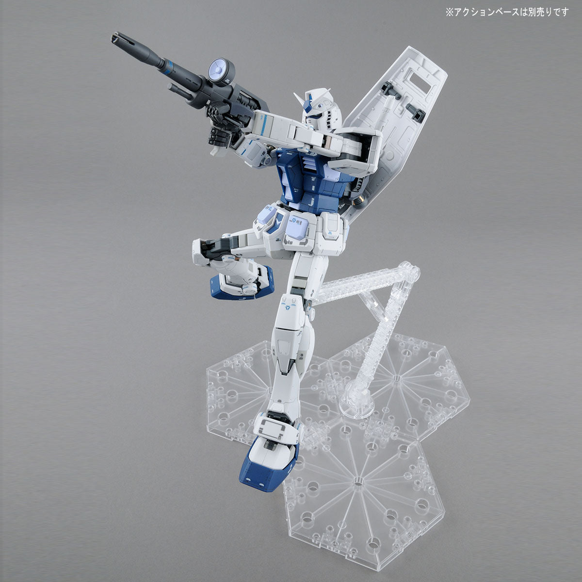 MG 1/100 Gundam Base Limited RX-78-2 Gundam Ver.3.0 [Gundam Base Color]