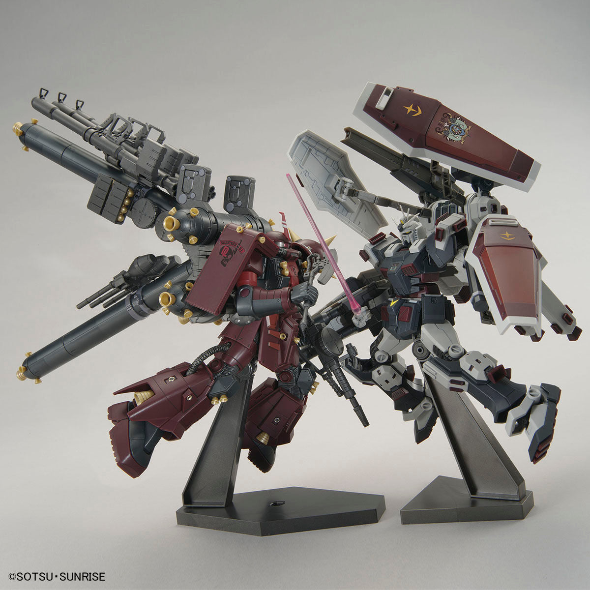 HG 1/144 Gundam Base Limited Full Armor Gundam VS Psycho Zaku Set (Mobile Suit Gundam Thunderbolt 10th Anniversary Ver.)