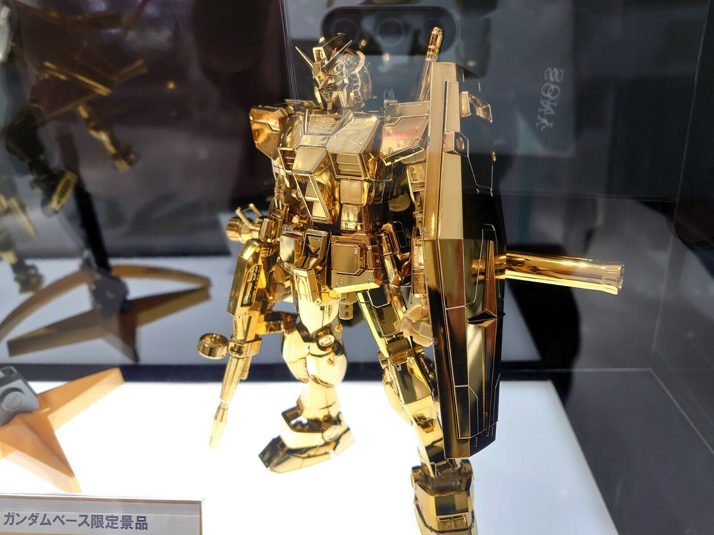 mg 1/100 gundam base limited prize rx-78-2 gundam ver.3.0 [gold coating] mobile suit gundam