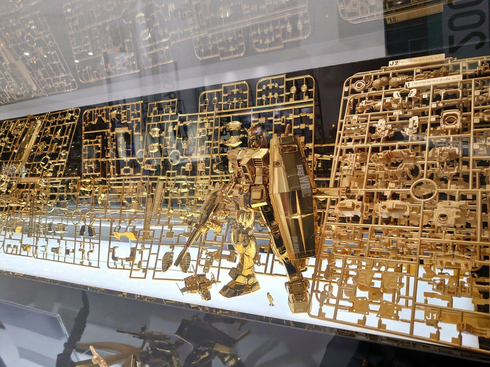 mg 1/100 gundam base limited prize rx-78-2 gundam ver.3.0 [gold coating] mobile suit gundam